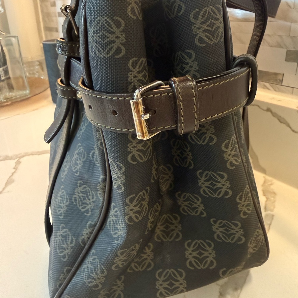 Loewe Vintage Anagram Logo Tote Bag
Brown and Black Shoulder Bag - Picture 8 of 16